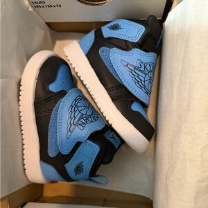 Jordan Kids Sneakers - Black and Blue size 4C